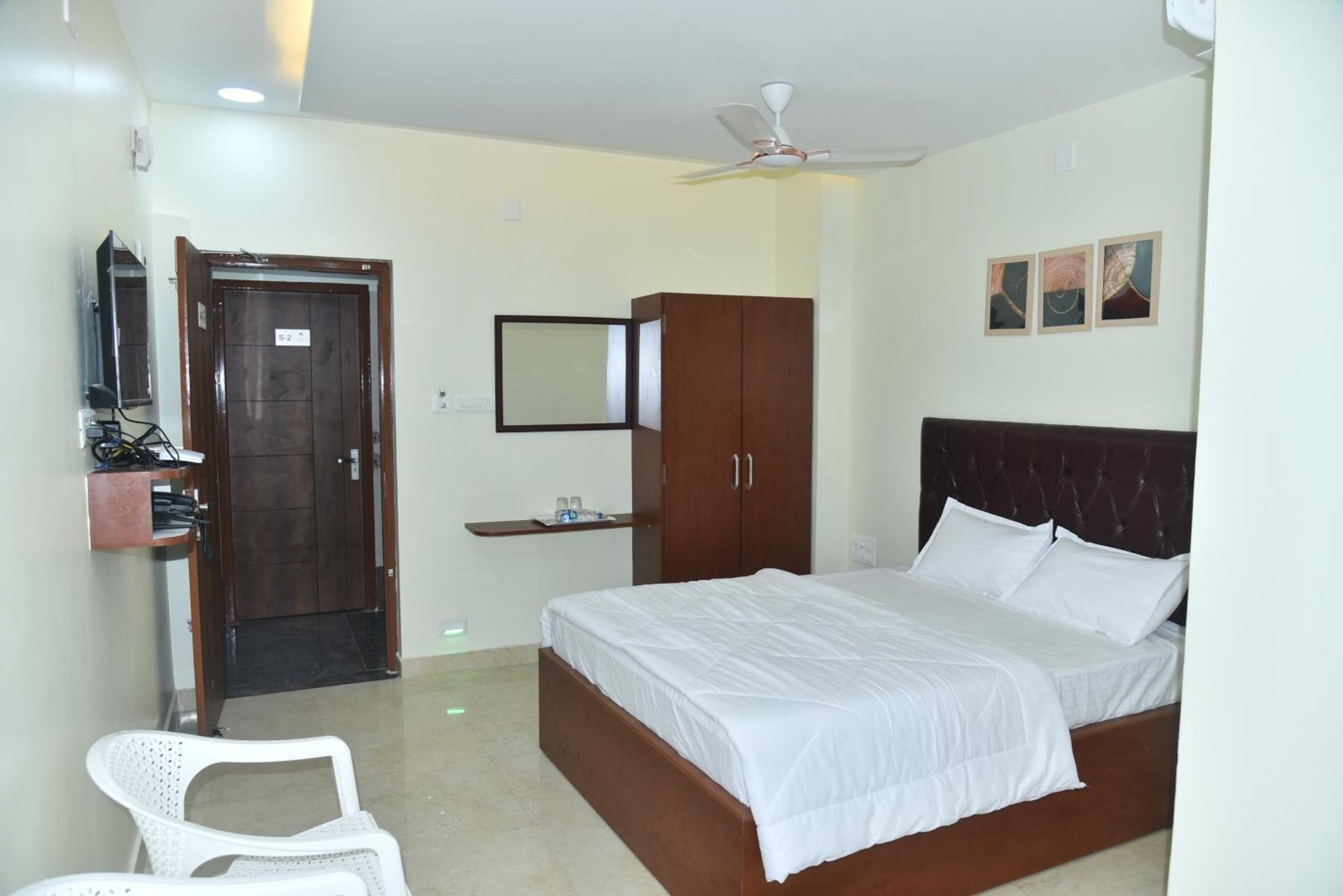 The Paradise Guest Inn Nellore Exterior photo